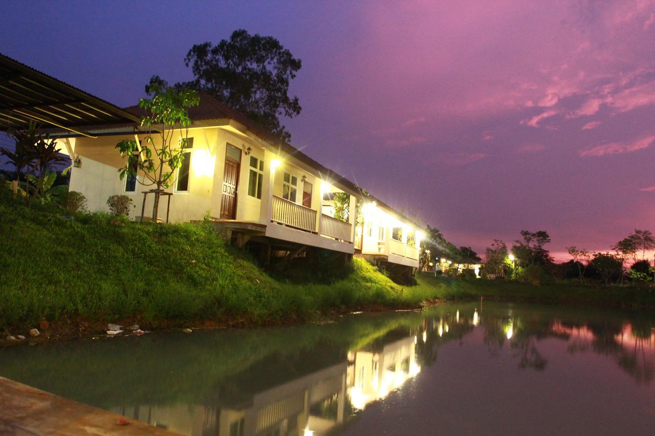 Pirom Lake&Resort Si Maha Phot Exterior foto