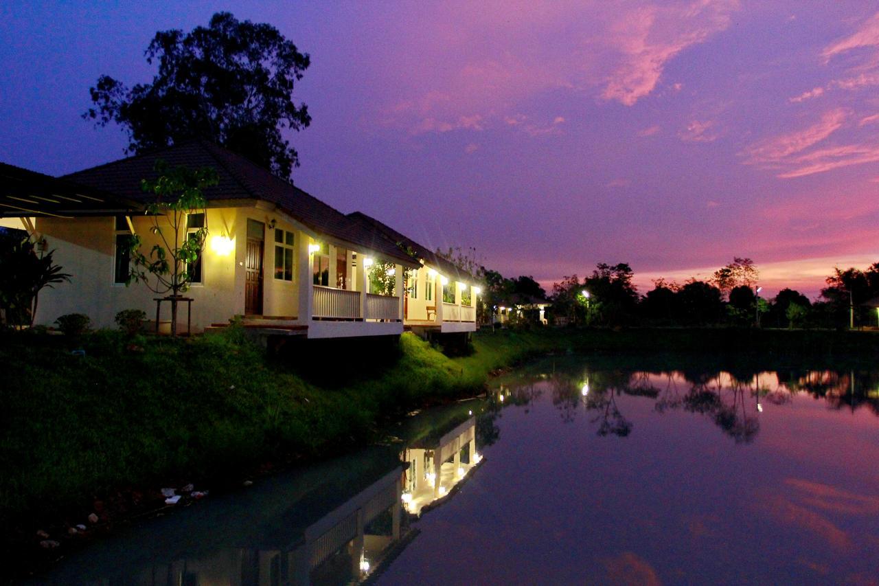 Pirom Lake&Resort Si Maha Phot Exterior foto