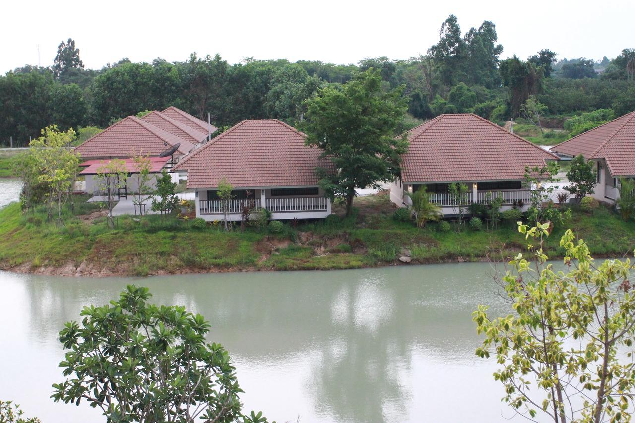 Pirom Lake&Resort Si Maha Phot Exterior foto