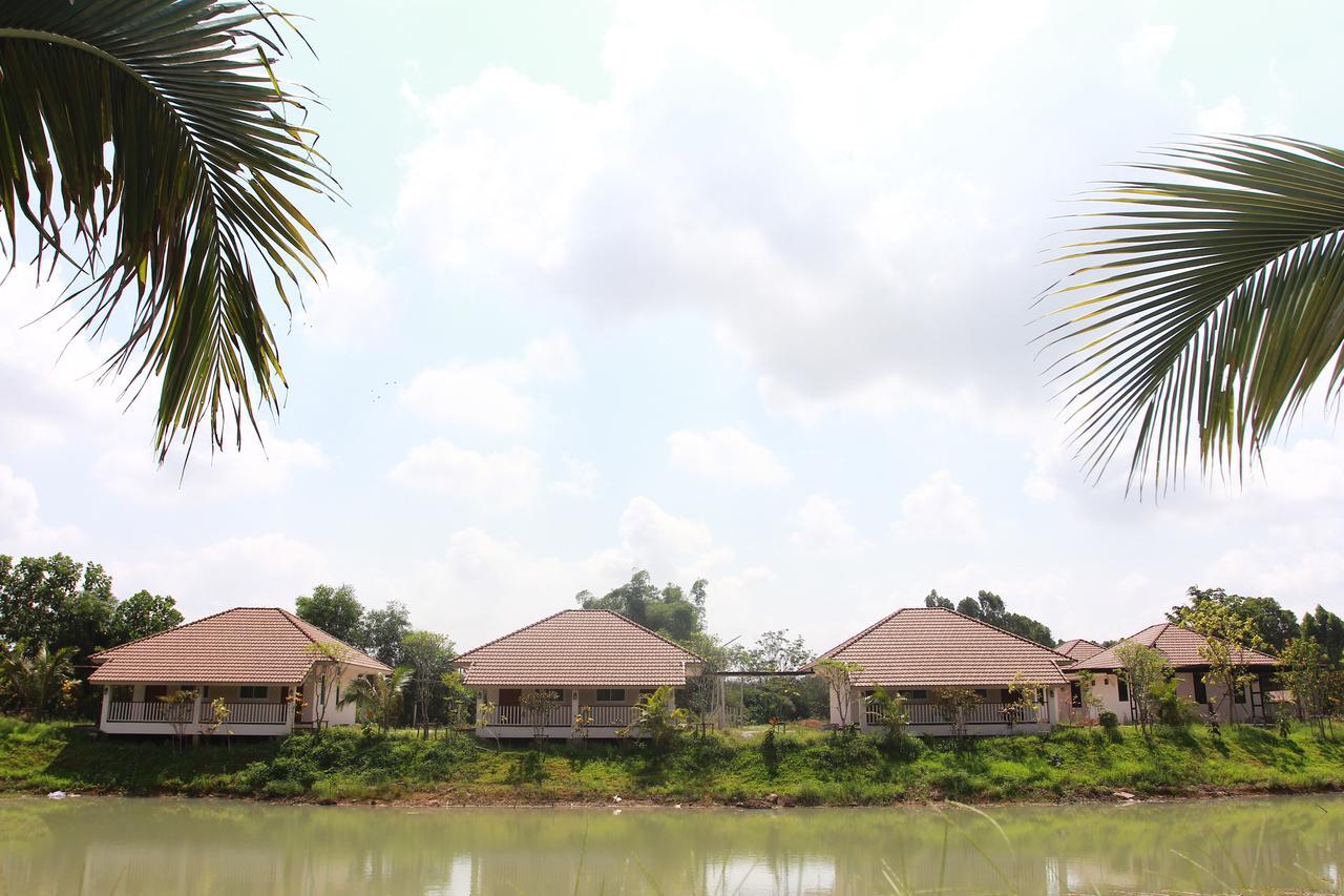 Pirom Lake&Resort Si Maha Phot Exterior foto