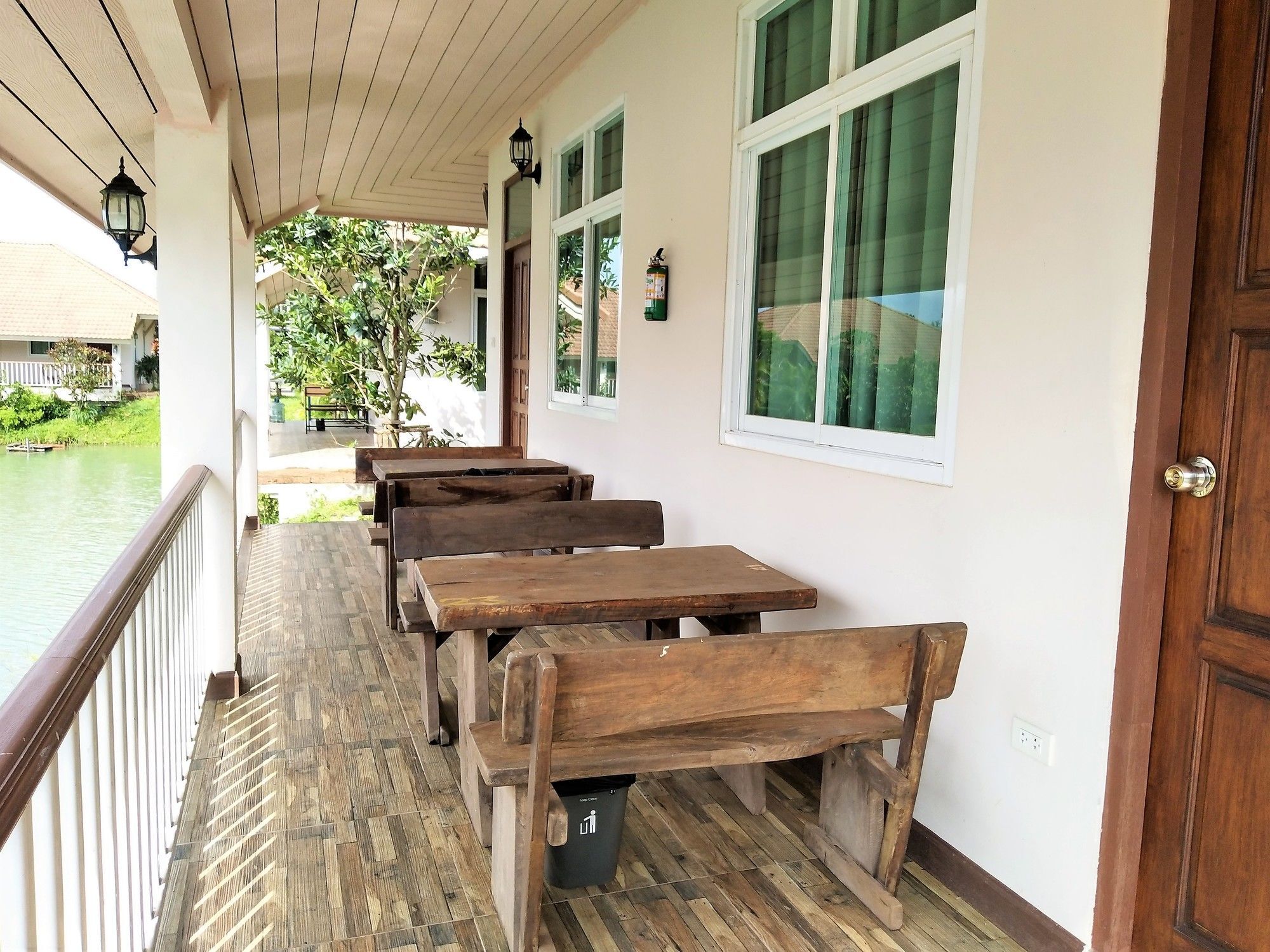 Pirom Lake&Resort Si Maha Phot Exterior foto